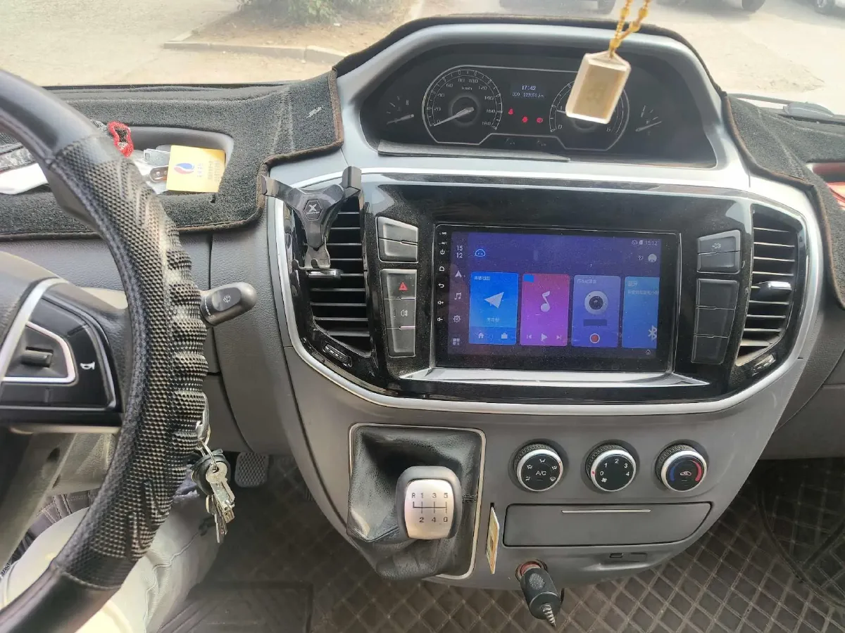 2021 MAXUS XinTu V80 2.0T 127HP L4 6MT,autocango,china used car exporter,china ev exporter,chinese used car exporter,chinese used ev exporter