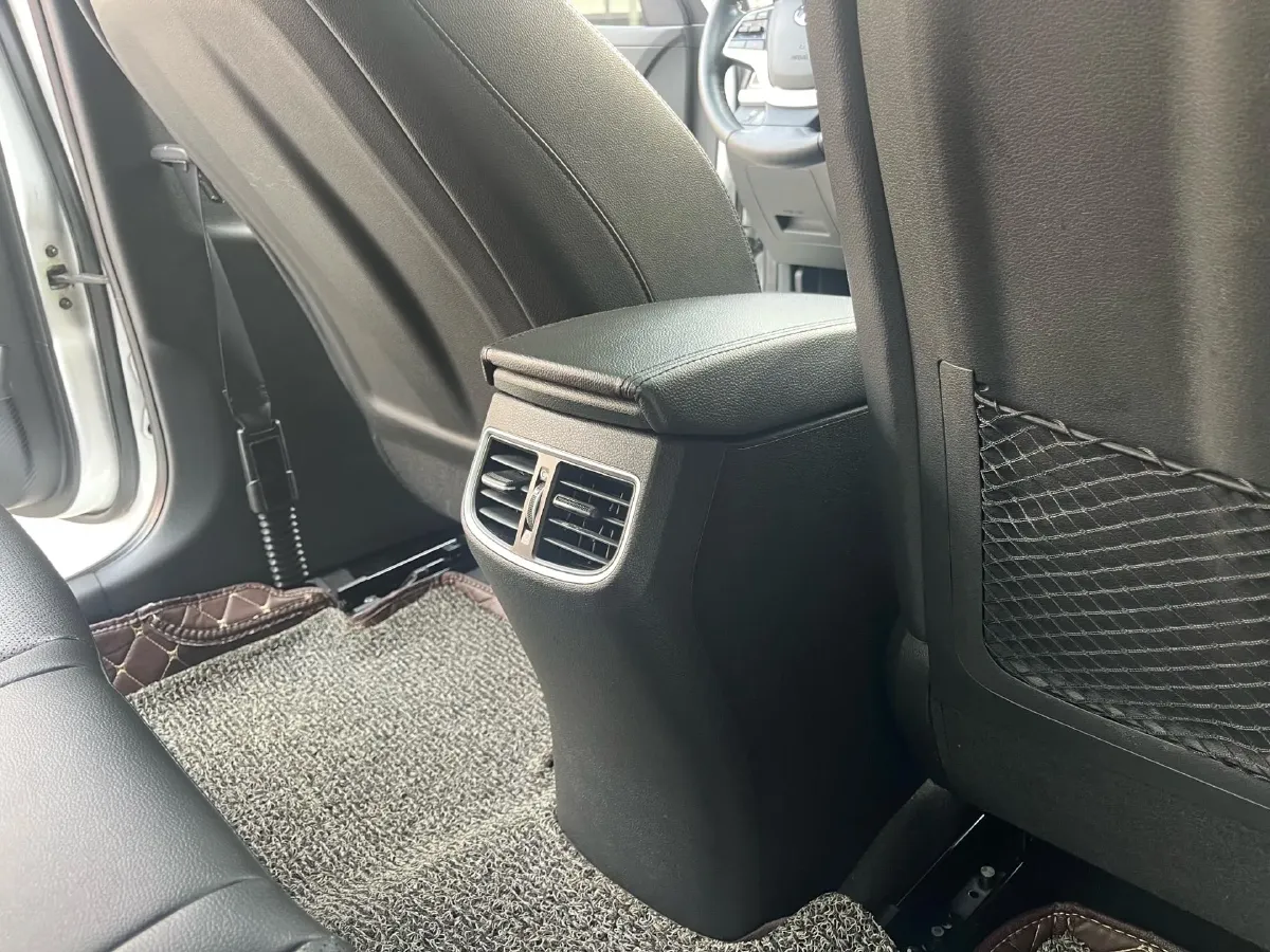 2016 Hyundai Elantra 1.6L 130HP L4 6AT,autocango,china used car exporter,china ev exporter,chinese used car exporter,chinese used ev exporter