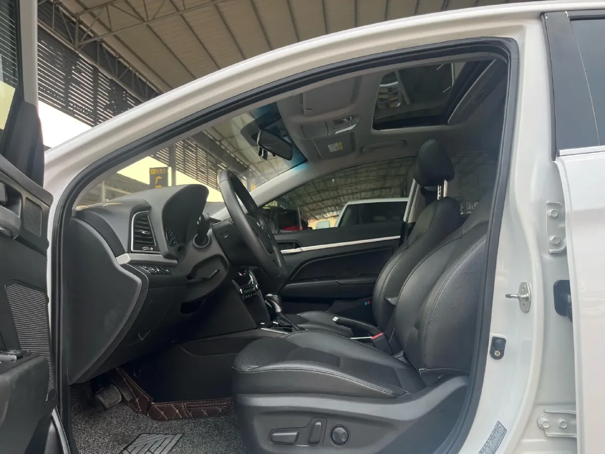 2016 Hyundai Elantra 1.6L 130HP L4 6AT,autocango,china used car exporter,china ev exporter,chinese used car exporter,chinese used ev exporter