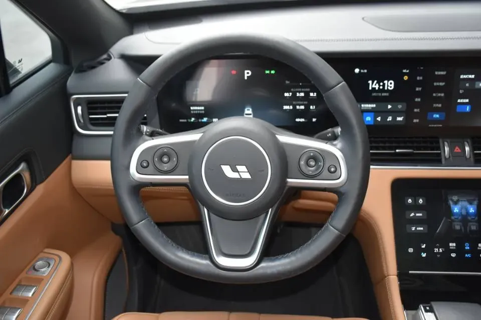 2020 Li ONE Range Extended 131HP REEV 40.5KWH,autocango,china used car exporter,china ev exporter,chinese used car exporter,chinese used ev exporter