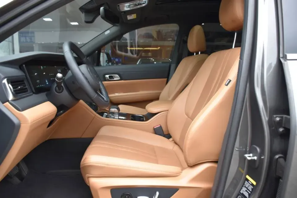 2020 Li ONE Range Extended 131HP REEV 40.5KWH,autocango,china used car exporter,china ev exporter,chinese used car exporter,chinese used ev exporter