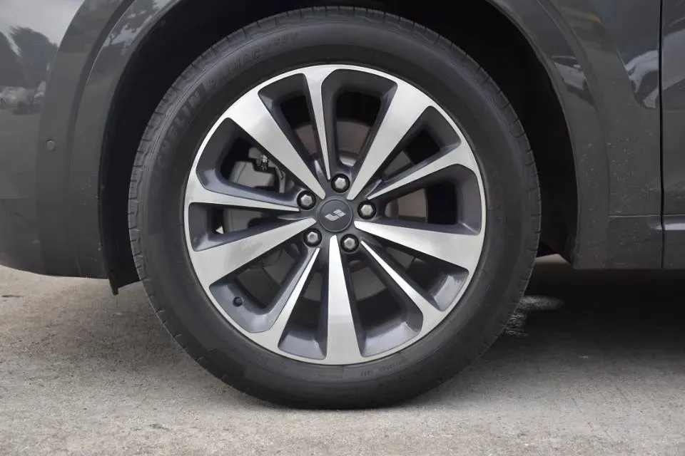 2020 Li ONE Range Extended 131HP REEV 40.5KWH,autocango,china used car exporter,china ev exporter,chinese used car exporter,chinese used ev exporter