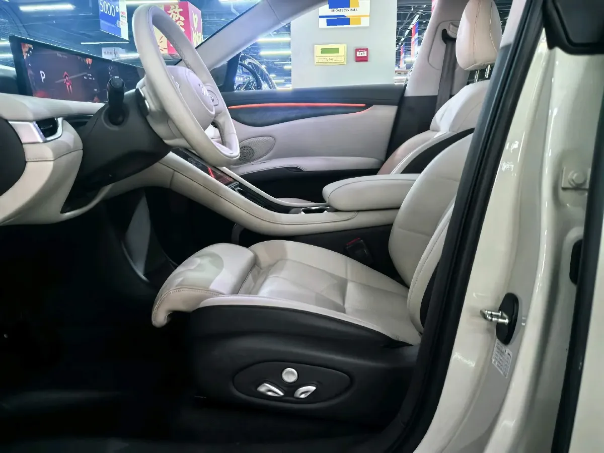 2023 IM LS6 BEV 71KWH,autocango,china used car exporter,china ev exporter,chinese used car exporter,chinese used ev exporter