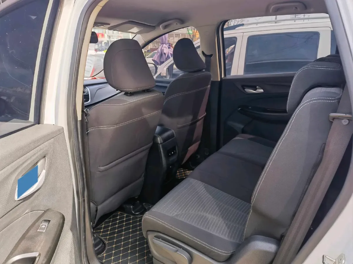 2019 BaoJun 730 1.5T 151HP L4 CVT,autocango,china used car exporter,china ev exporter,chinese used car exporter,chinese used ev exporter