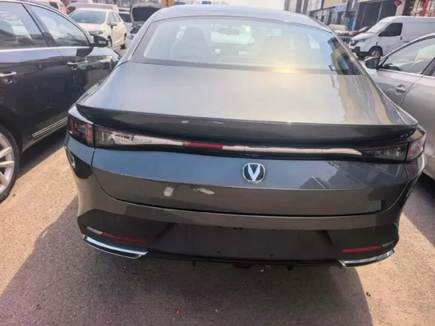 2025 ChangAn Eado 1.5T 192HP L4 7DCT,autocango,china used car exporter,china ev exporter,chinese used car exporter,chinese used ev exporter