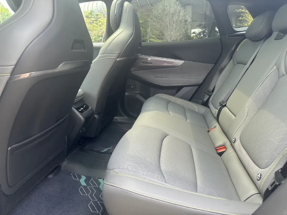 2023 LYNK&CO 08 EM-P 1.5T 163HP L4 3DHT PHEV 21.2KWH,autocango,china used car exporter,china ev exporter,chinese used car exporter,chinese used ev exporter