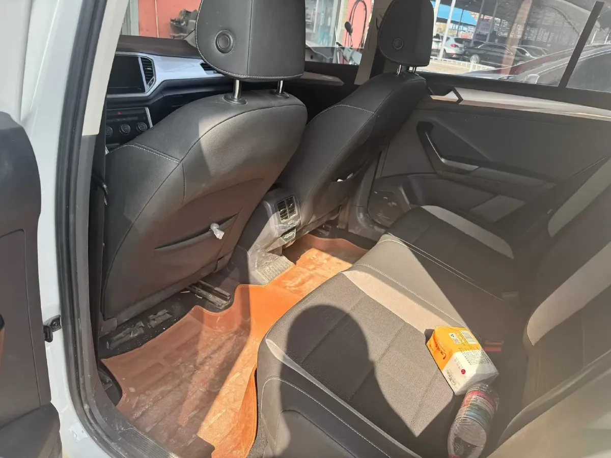 2020 Volkswagen T-Roc 1.4T 150HP L4 7DCT,autocango,china used car exporter,china ev exporter,chinese used car exporter,chinese used ev exporter