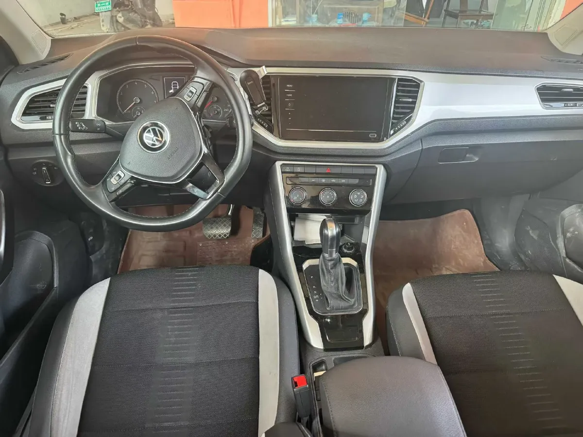 2020 Volkswagen T-Roc 1.4T 150HP L4 7DCT,autocango,china used car exporter,china ev exporter,chinese used car exporter,chinese used ev exporter