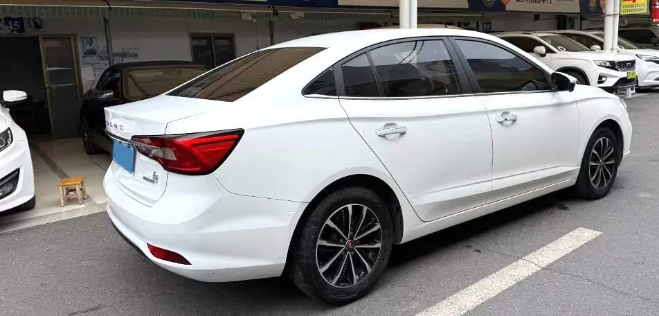 2020 Roewe i5 1.5L 120HP L4 CVT,autocango,china used car exporter,china ev exporter,chinese used car exporter,chinese used ev exporter