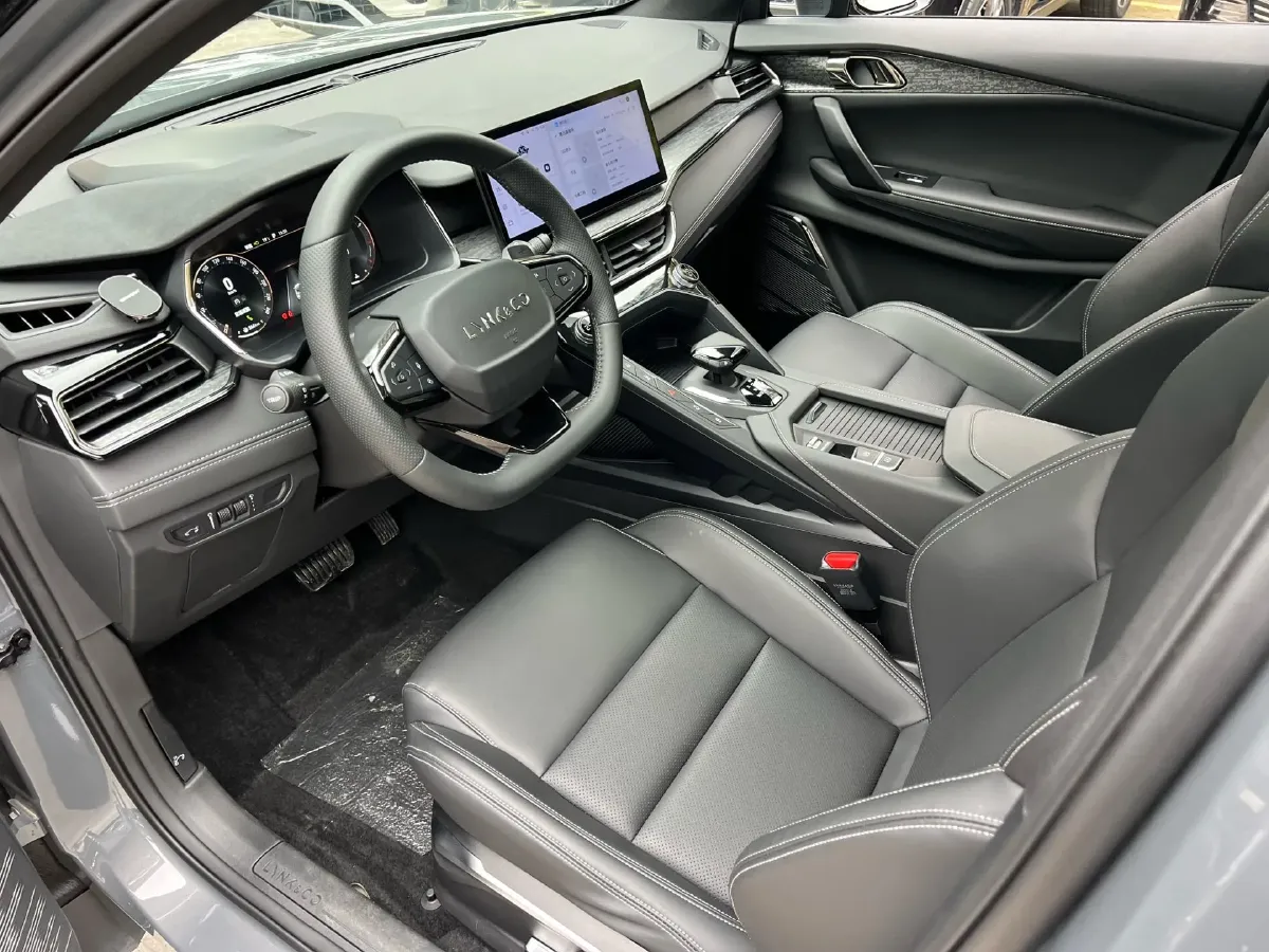 2023 LYNK&CO 06 1.5T 181HP L4 7DCT,autocango,china used car exporter,china ev exporter,chinese used car exporter,chinese used ev exporter