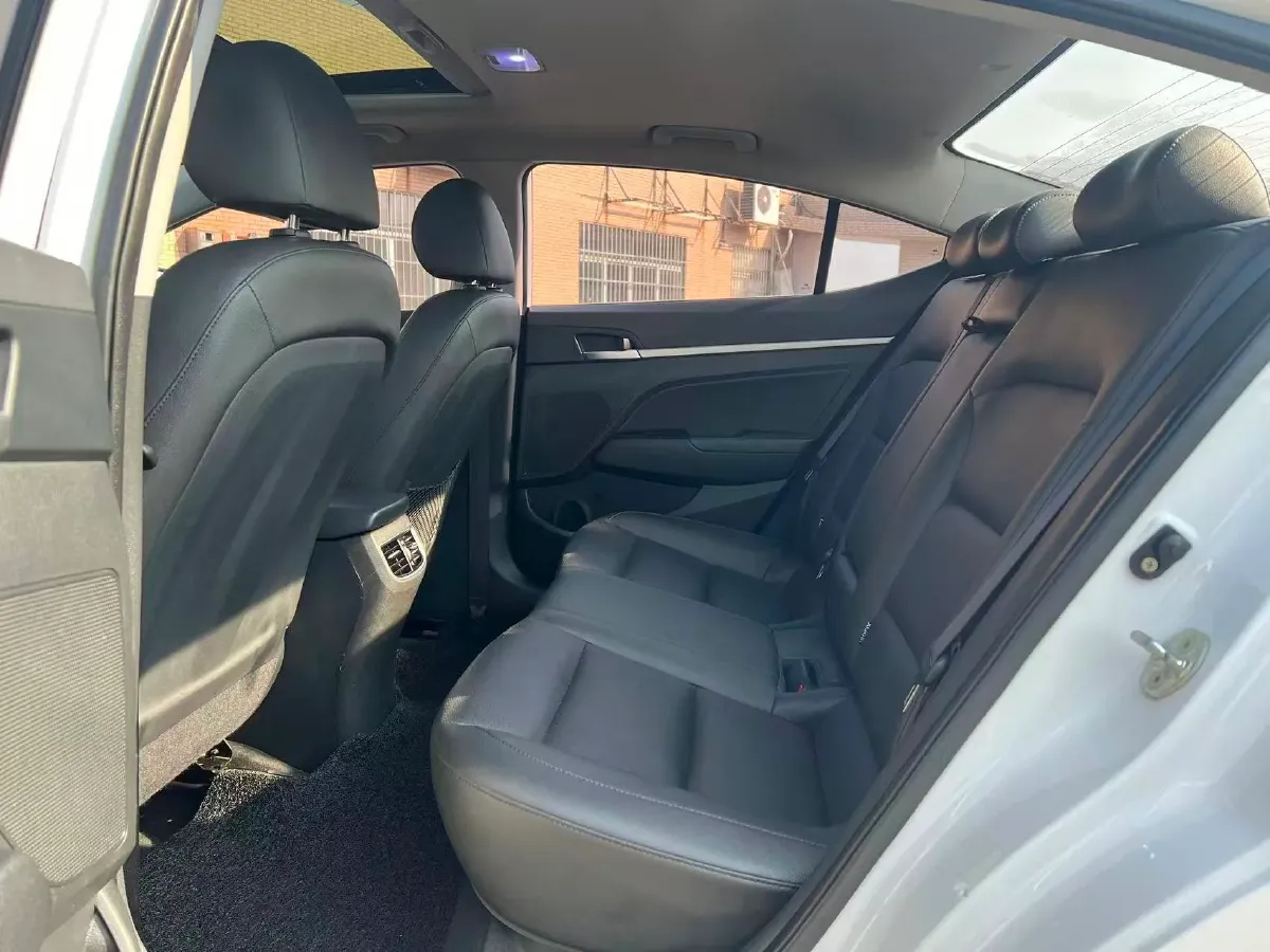 2020 Hyundai Elantra 1.5L 115HP L4 CVT,autocango,china used car exporter,china ev exporter,chinese used car exporter,chinese used ev exporter