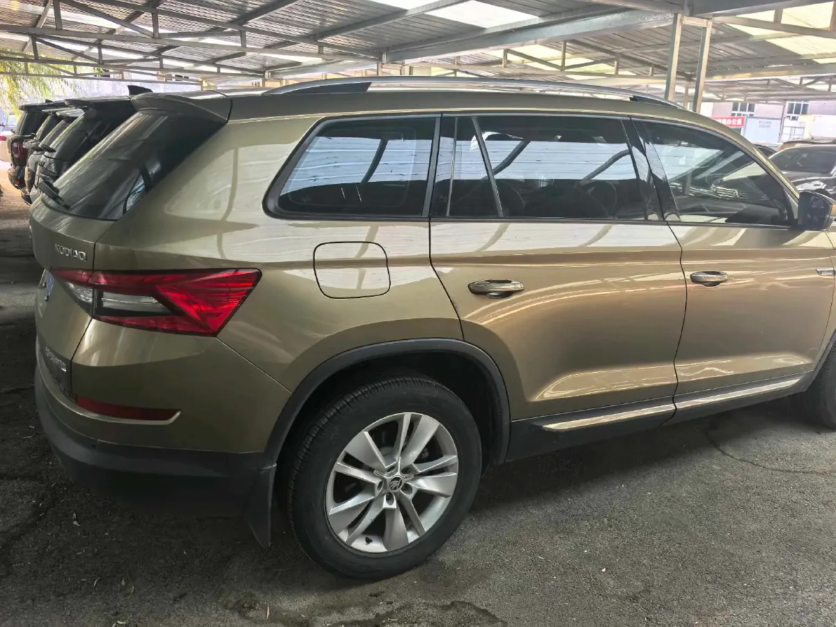2017 Skoda Kodiak 1.8T 180HP L4 7DCT,autocango,china used car exporter,china ev exporter,chinese used car exporter,chinese used ev exporter