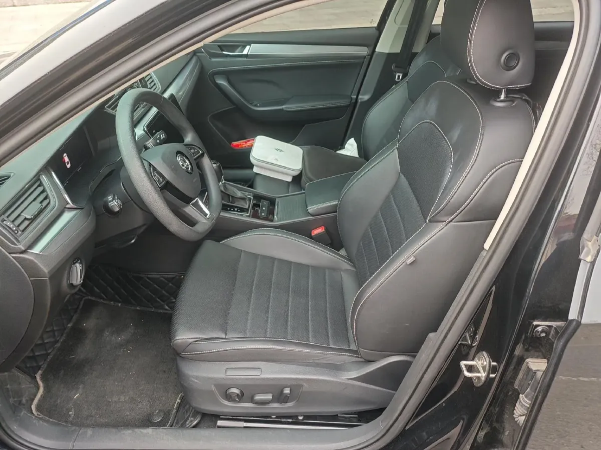 2023 Skoda Superb 1.4T 150HP L4 7DCT,autocango,china used car exporter,china ev exporter,chinese used car exporter,chinese used ev exporter