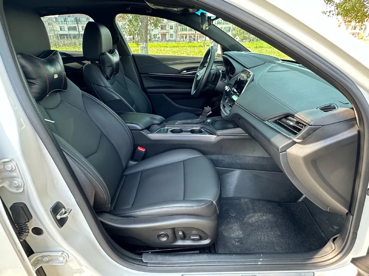2023 Cadillac CT4 2.0T 237HP L4 8AT,autocango,china used car exporter,china ev exporter,chinese used car exporter,chinese used ev exporter
