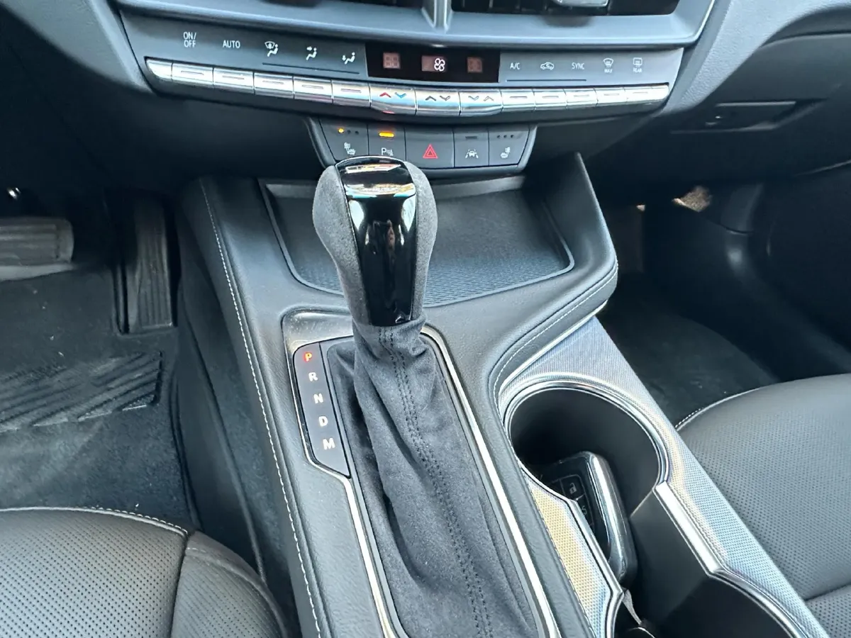 2023 Cadillac CT4 2.0T 237HP L4 8AT,autocango,china used car exporter,china ev exporter,chinese used car exporter,chinese used ev exporter