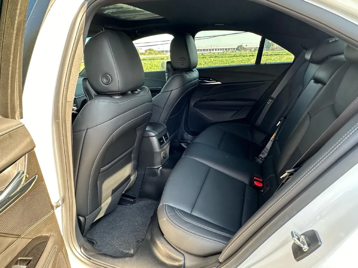 2023 Cadillac CT4 2.0T 237HP L4 8AT,autocango,china used car exporter,china ev exporter,chinese used car exporter,chinese used ev exporter