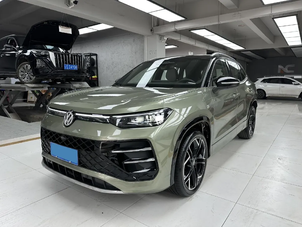 2025 Volkswagen Tayron 2.0T 220HP L4 7DCT,autocango,china used car exporter,china ev exporter,chinese used car exporter,chinese used ev exporter