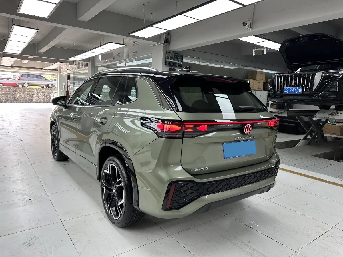 2025 Volkswagen Tayron 2.0T 220HP L4 7DCT,autocango,china used car exporter,china ev exporter,chinese used car exporter,chinese used ev exporter