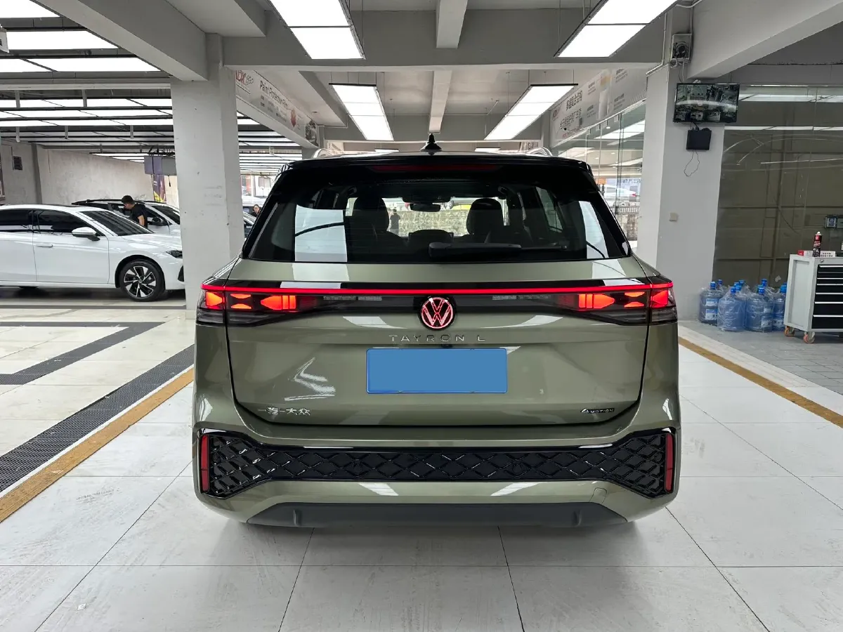 2025 Volkswagen Tayron 2.0T 220HP L4 7DCT,autocango,china used car exporter,china ev exporter,chinese used car exporter,chinese used ev exporter