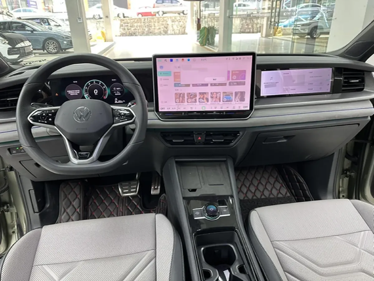 2025 Volkswagen Tayron 2.0T 220HP L4 7DCT,autocango,china used car exporter,china ev exporter,chinese used car exporter,chinese used ev exporter