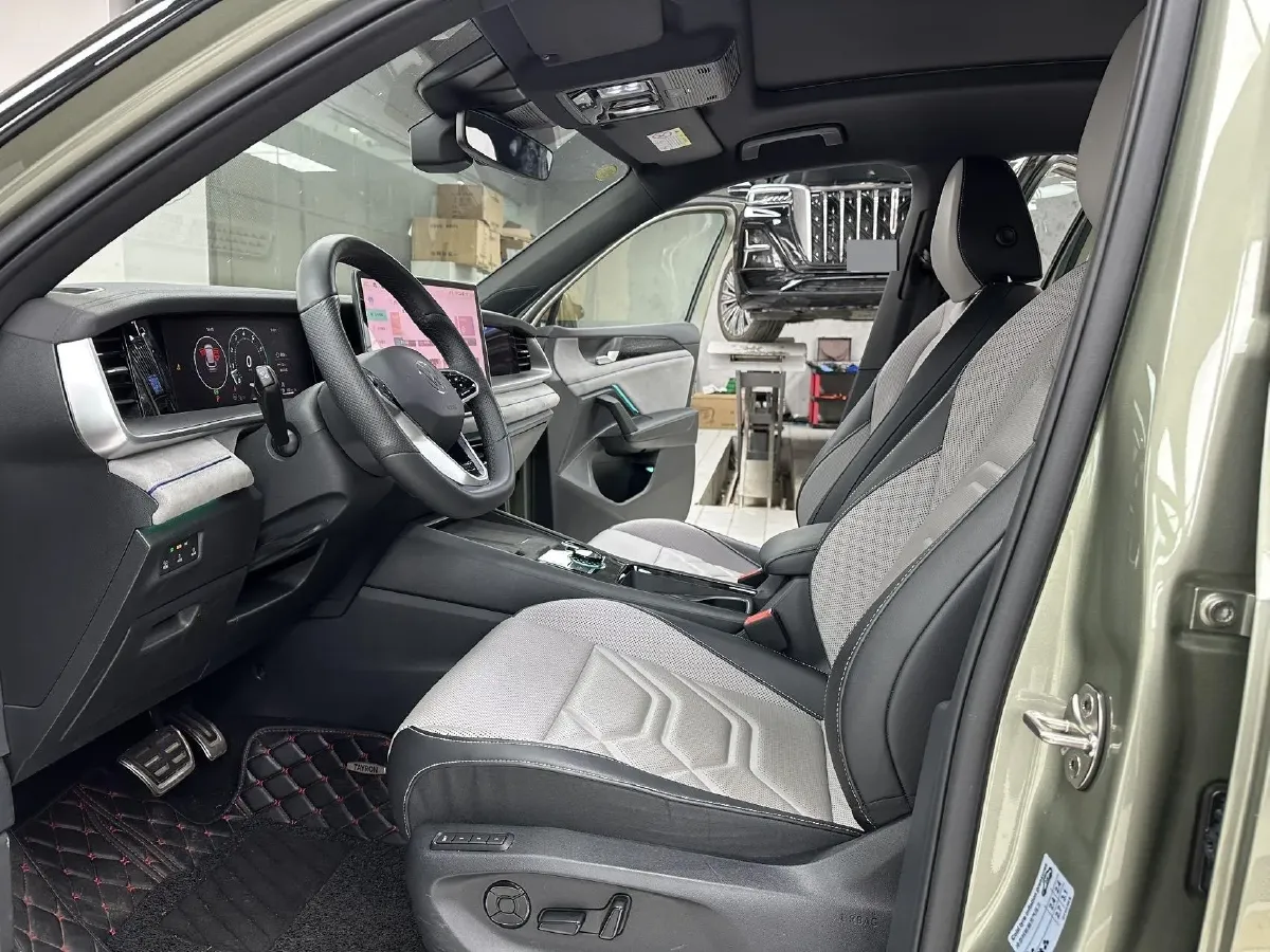 2025 Volkswagen Tayron 2.0T 220HP L4 7DCT,autocango,china used car exporter,china ev exporter,chinese used car exporter,chinese used ev exporter