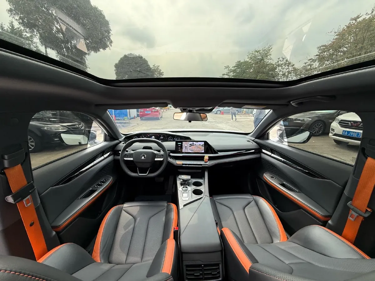 2023 ChangAn UNI-V 1.5T 188HP L4 7DCT,autocango,china used car exporter,china ev exporter,chinese used car exporter,chinese used ev exporter