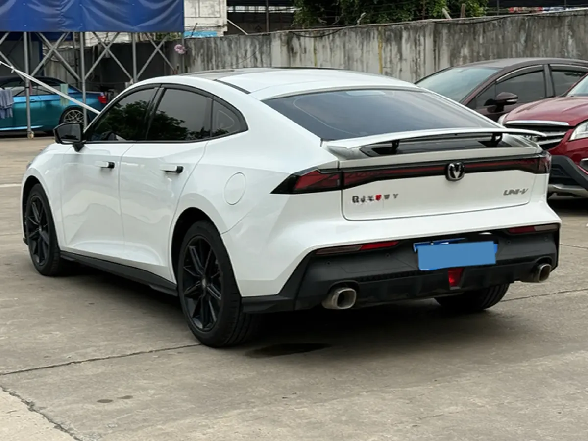 2023 ChangAn UNI-V 1.5T 188HP L4 7DCT,autocango,china used car exporter,china ev exporter,chinese used car exporter,chinese used ev exporter