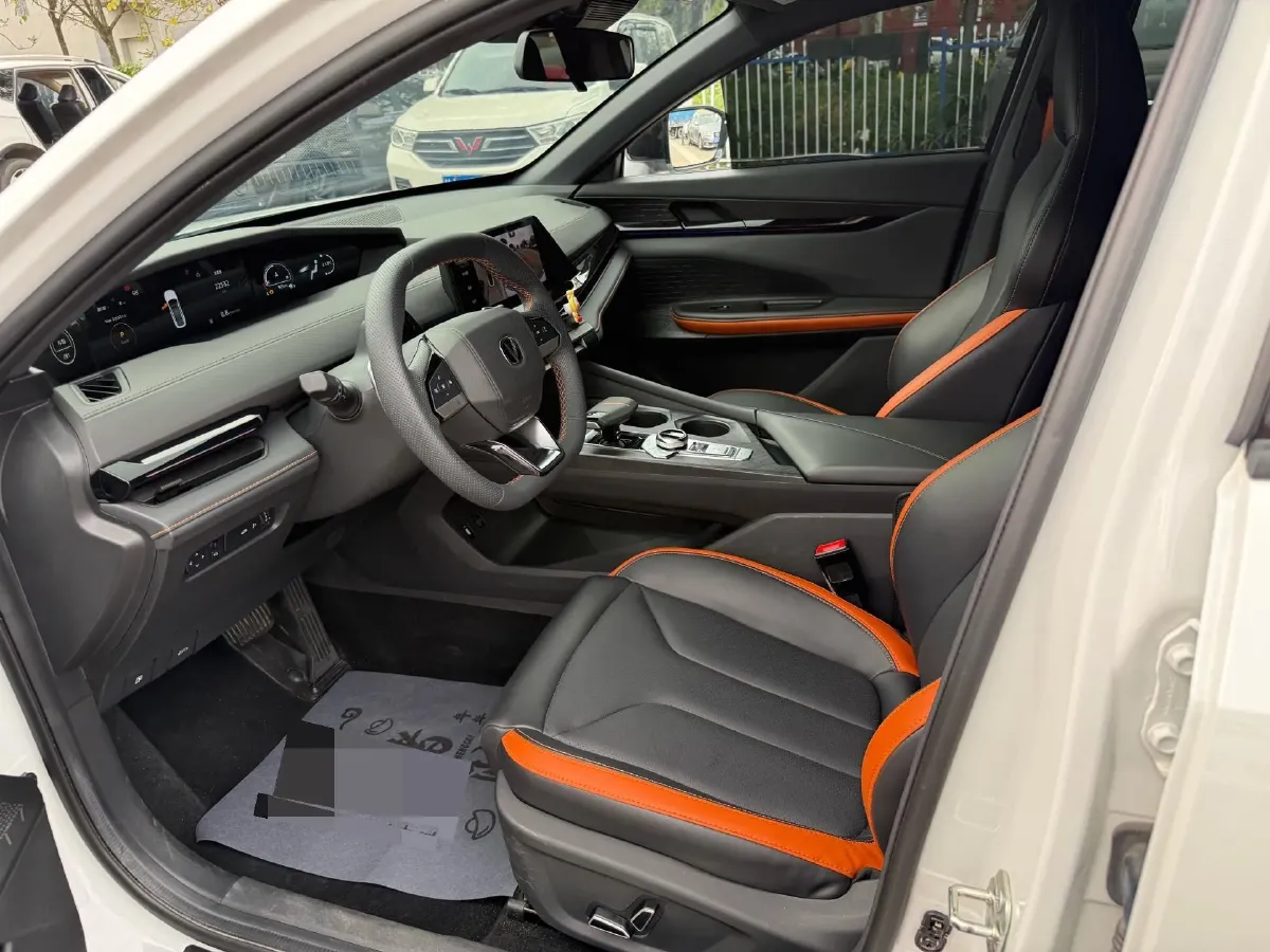 2023 ChangAn UNI-V 1.5T 188HP L4 7DCT,autocango,china used car exporter,china ev exporter,chinese used car exporter,chinese used ev exporter