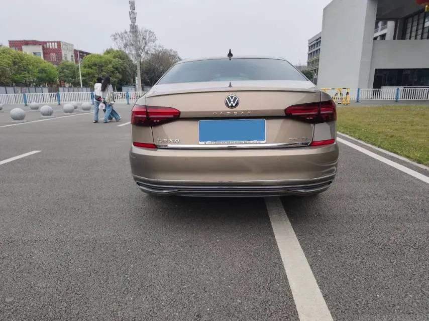 2020 Volkswagen Passat 2.0T 186HP L4 7DCT,autocango,china used car exporter,china ev exporter,chinese used car exporter,chinese used ev exporter