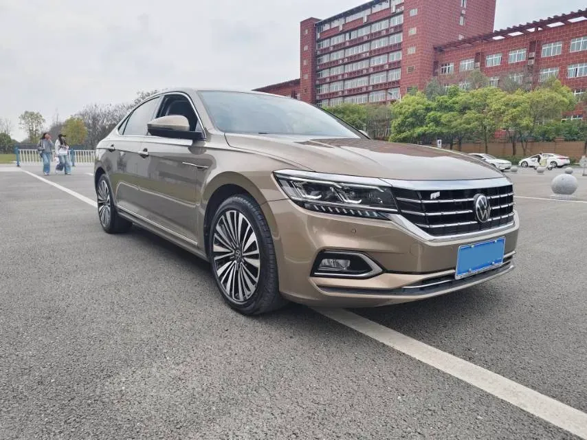 2020 Volkswagen Passat 2.0T 186HP L4 7DCT,autocango,china used car exporter,china ev exporter,chinese used car exporter,chinese used ev exporter