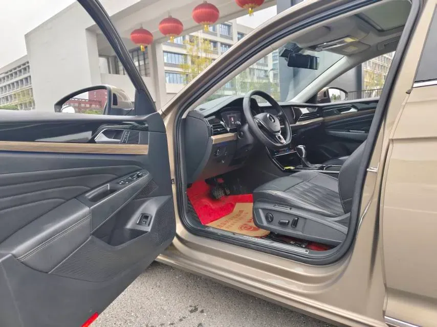 2020 Volkswagen Passat 2.0T 186HP L4 7DCT,autocango,china used car exporter,china ev exporter,chinese used car exporter,chinese used ev exporter