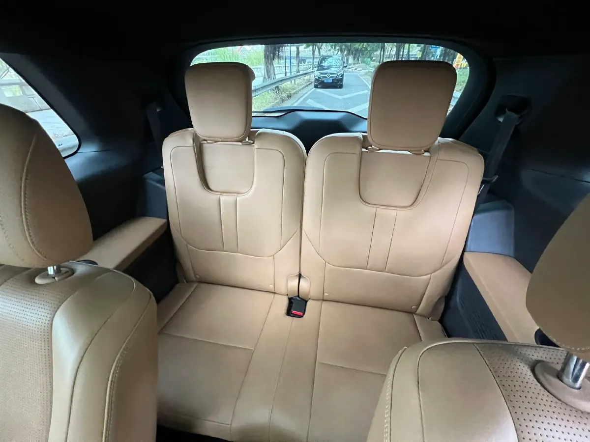 2020 Li ONE Range Extended 131HP REEV 40.5KWH,autocango,china used car exporter,china ev exporter,chinese used car exporter,chinese used ev exporter