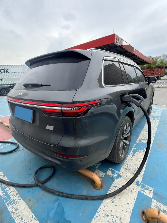 2020 Li ONE Range Extended 131HP REEV 40.5KWH,autocango,china used car exporter,china ev exporter,chinese used car exporter,chinese used ev exporter