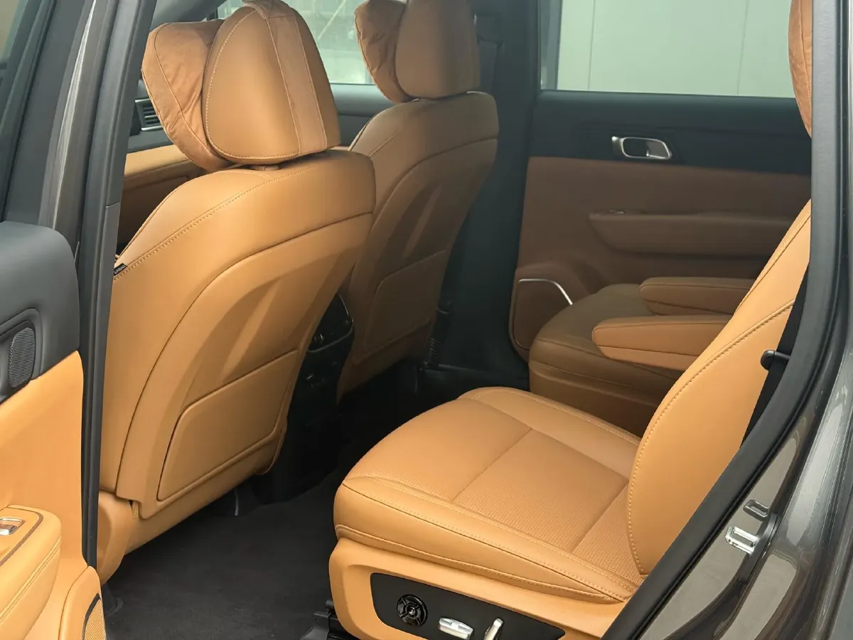 2021 Li ONE Range Extended 131HP REEV 40.5KWH,autocango,china used car exporter,china ev exporter,chinese used car exporter,chinese used ev exporter