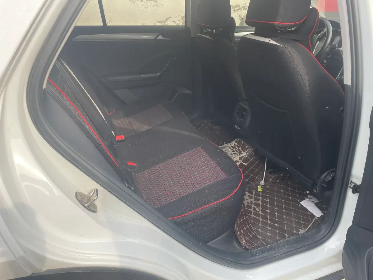 2020 Volkswagen T-Roc 1.4T 131HP L4 7DCT,autocango,china used car exporter,china ev exporter,chinese used car exporter,chinese used ev exporter