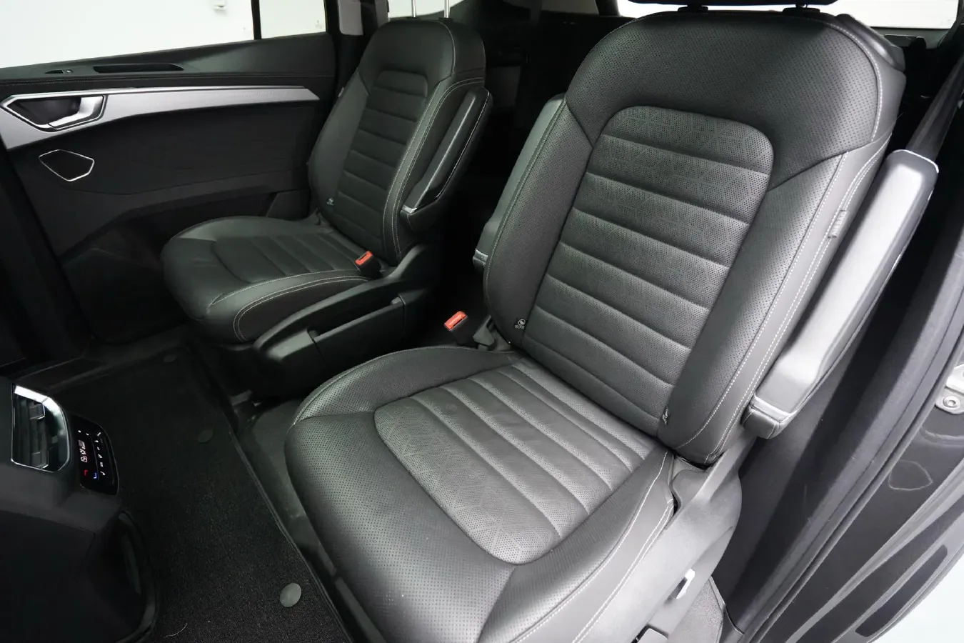 2021 Volkswagen Talagon 2.0T 220HP L4 7DCT,autocango,china used car exporter,china ev exporter,chinese used car exporter,chinese used ev exporter