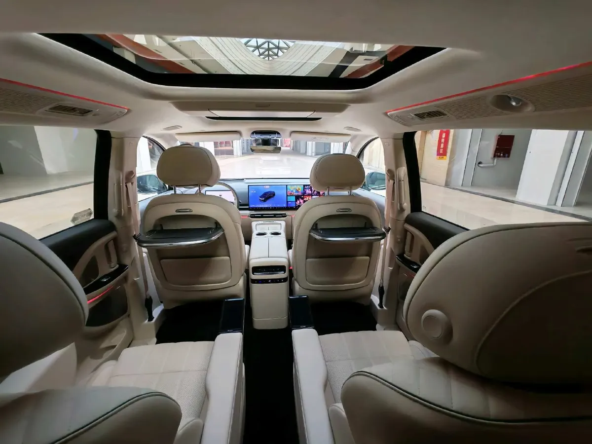 2025 Voyah Dream BEV 108.7KWH,autocango,china used car exporter,china ev exporter,chinese used car exporter,chinese used ev exporter