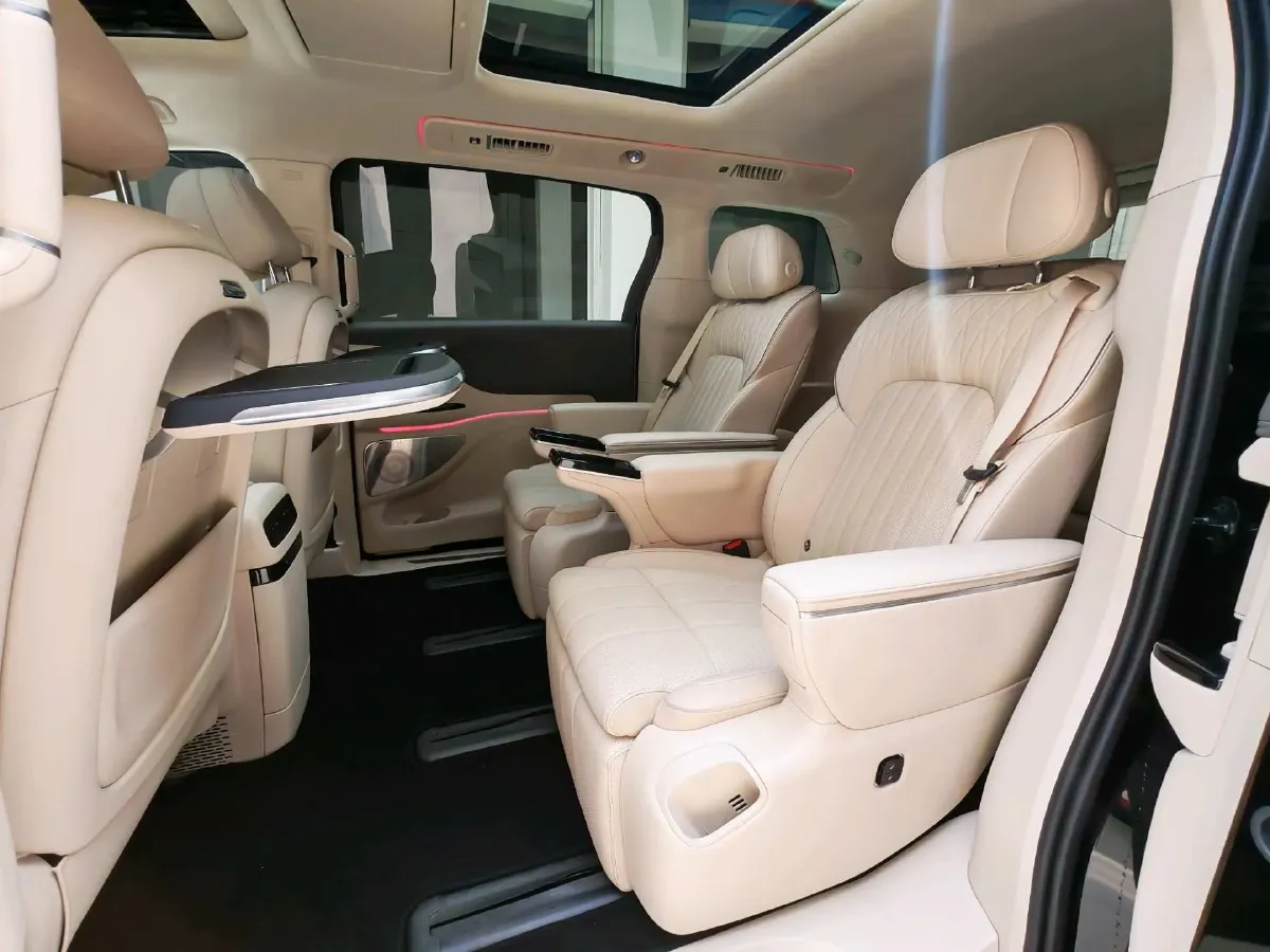 2025 Voyah Dream BEV 108.7KWH,autocango,china used car exporter,china ev exporter,chinese used car exporter,chinese used ev exporter