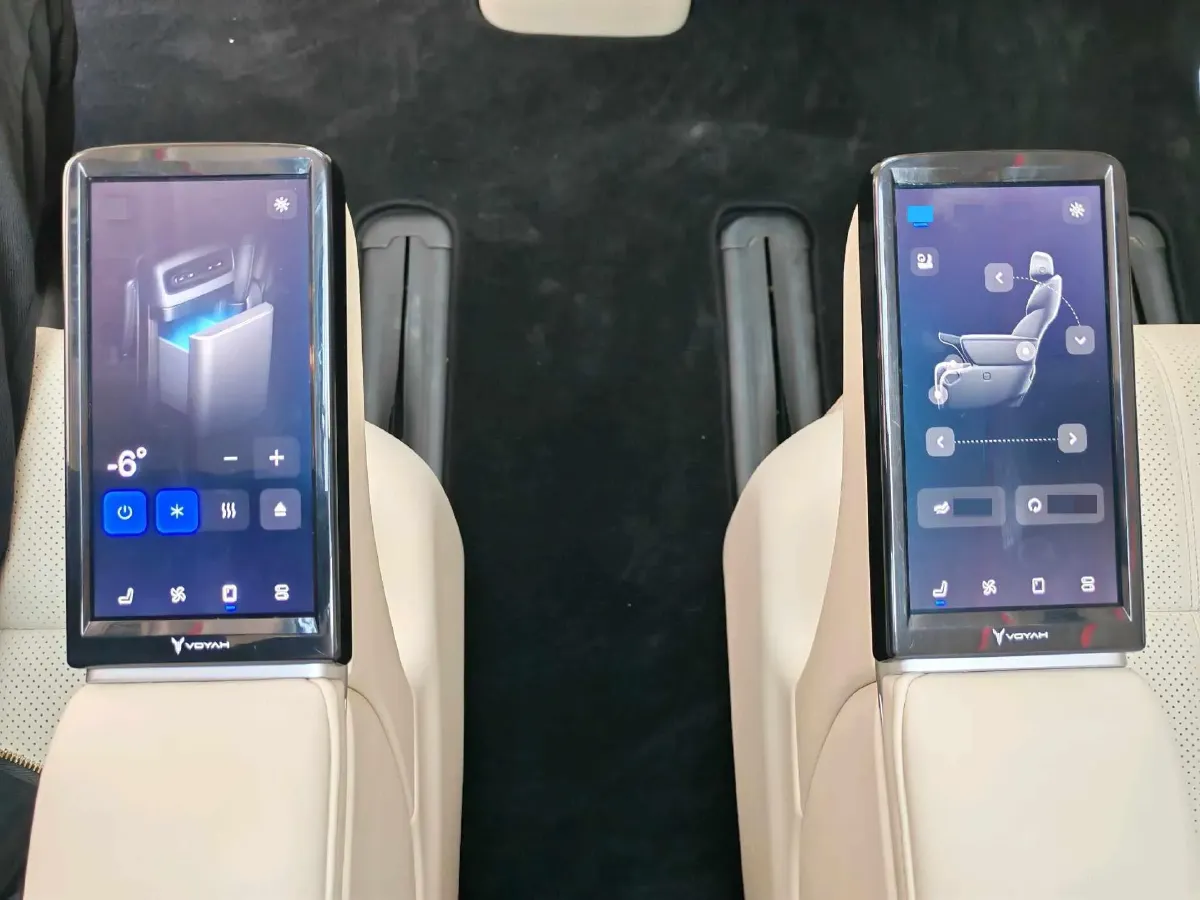 2025 Voyah Dream BEV 108.7KWH,autocango,china used car exporter,china ev exporter,chinese used car exporter,chinese used ev exporter