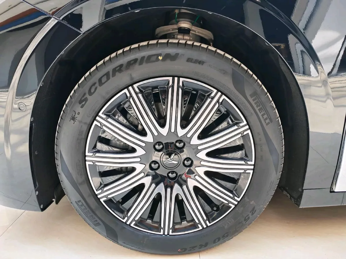 2025 Voyah Dream BEV 108.7KWH,autocango,china used car exporter,china ev exporter,chinese used car exporter,chinese used ev exporter