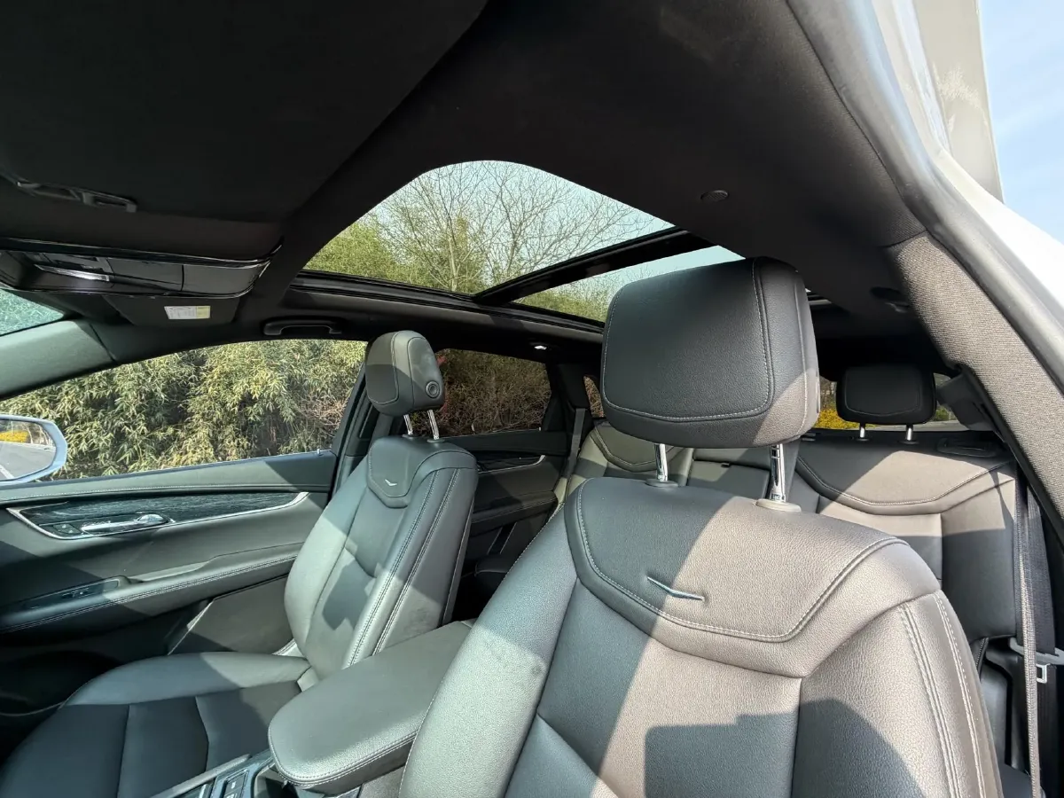 2021 Cadillac XT5 2.0T 237HP L4 9AT,autocango,china used car exporter,china ev exporter,chinese used car exporter,chinese used ev exporter