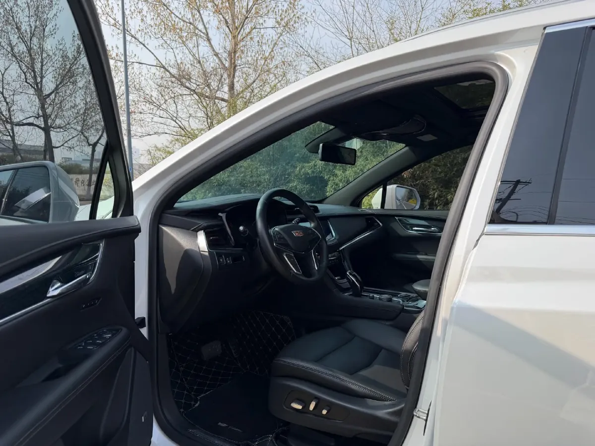 2021 Cadillac XT5 2.0T 237HP L4 9AT,autocango,china used car exporter,china ev exporter,chinese used car exporter,chinese used ev exporter