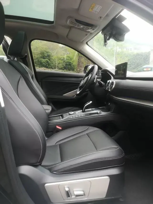 2021 WEY VV6 2.0T 227HP L4 7DCT,autocango,china used car exporter,china ev exporter,chinese used car exporter,chinese used ev exporter