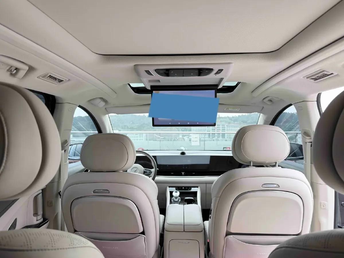 2024 Voyah Dream 1.5T 150HP L4 PHEV 43KWH,autocango,china used car exporter,china ev exporter,chinese used car exporter,chinese used ev exporter