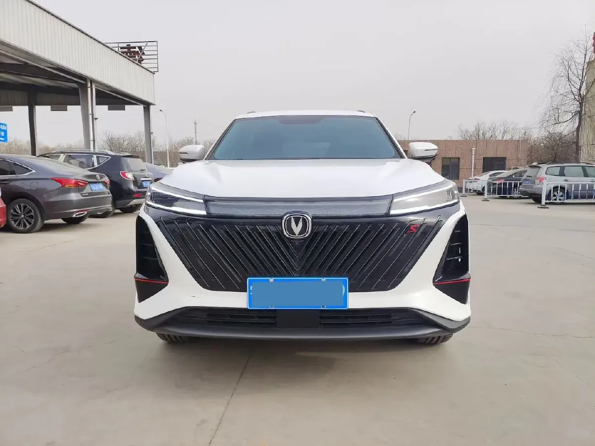 2022 ChangAn CS75 Plus 1.5T 188HP L4 8AT,autocango,china used car exporter,china ev exporter,chinese used car exporter,chinese used ev exporter