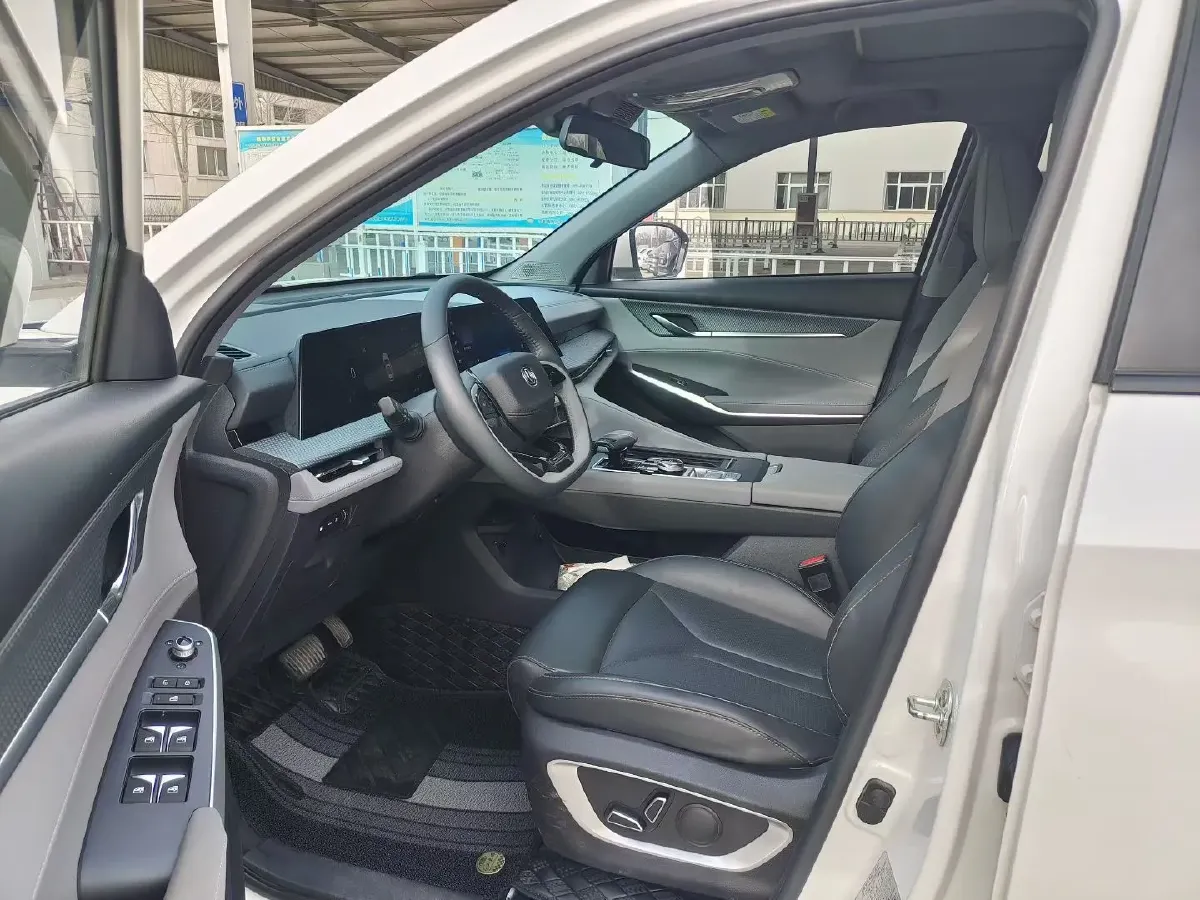 2022 ChangAn CS75 Plus 1.5T 188HP L4 8AT,autocango,china used car exporter,china ev exporter,chinese used car exporter,chinese used ev exporter