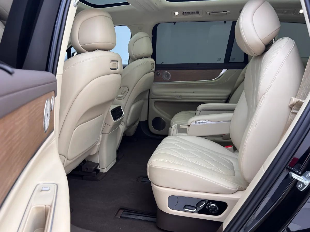 2024 AITO AITO M9 1.5T 152HP L4 REEV 42KWH,autocango,china used car exporter,china ev exporter,chinese used car exporter,chinese used ev exporter