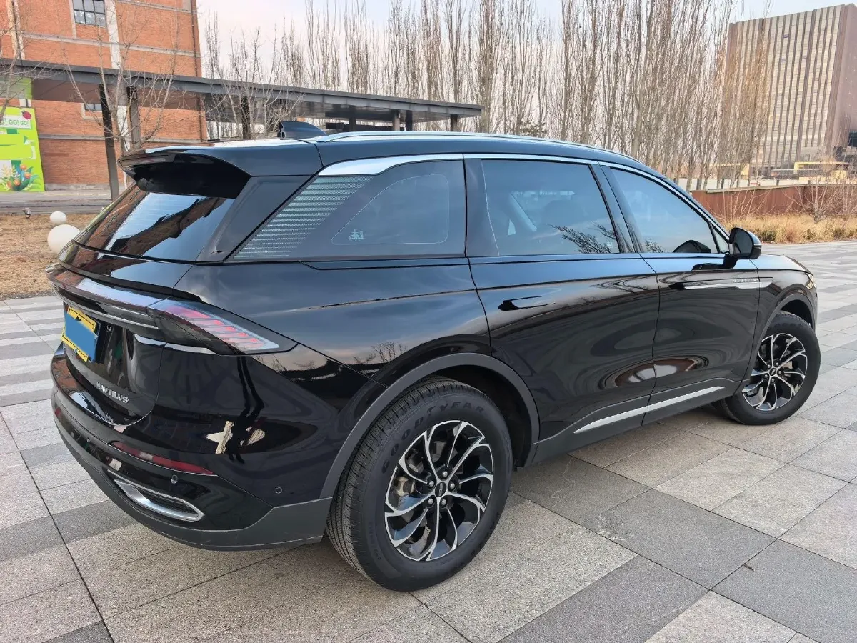 2025 Lincoln Nautilus 2.0T 261HP L4 8AT,autocango,china used car exporter,china ev exporter,chinese used car exporter,chinese used ev exporter