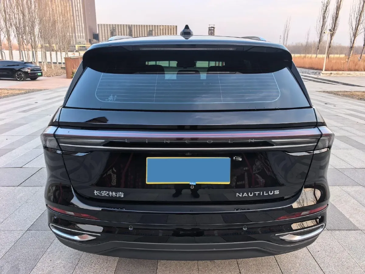 2025 Lincoln Nautilus 2.0T 261HP L4 8AT,autocango,china used car exporter,china ev exporter,chinese used car exporter,chinese used ev exporter