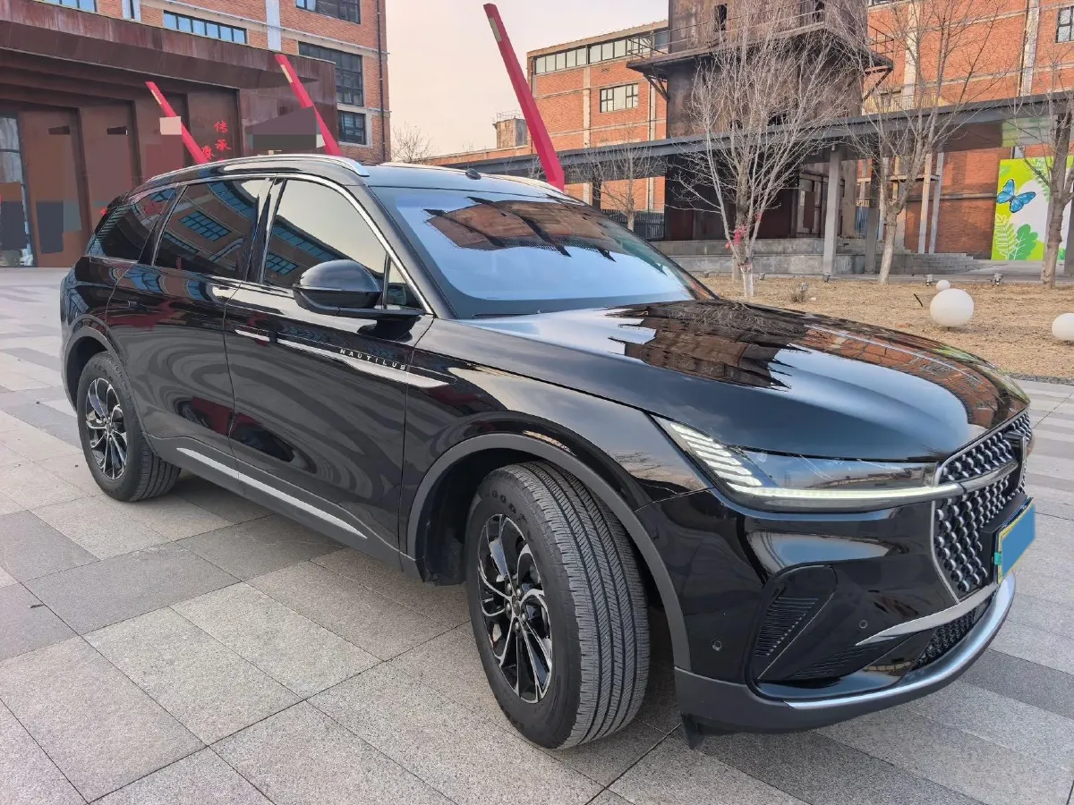 2025 Lincoln Nautilus 2.0T 261HP L4 8AT,autocango,china used car exporter,china ev exporter,chinese used car exporter,chinese used ev exporter